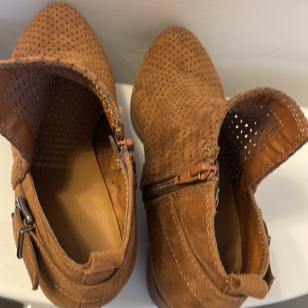 Universal Thread~Size 8 - image 4